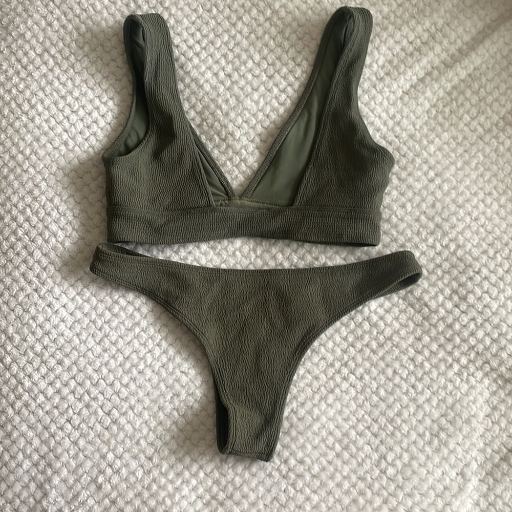 Wanderlust Swimsuit Set - Picture 2 of 4